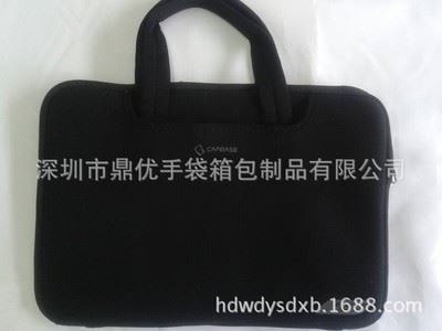 平板電腦保護(hù)套 廠家供應(yīng)平板電腦內(nèi)膽包 手提IPAD包潛水包-深圳市鼎優(yōu)手袋箱包制品提供平板電腦保護(hù)套 廠家供應(yīng)平板電腦內(nèi)膽包 手提IPAD包潛水包的相關(guān)介紹、產(chǎn)品、服務(wù)、圖片、價(jià)格深圳市鼎優(yōu)手袋箱包制品、拉桿箱包、手袋等等、皮具、紡織品、服裝服飾的購(gòu)銷